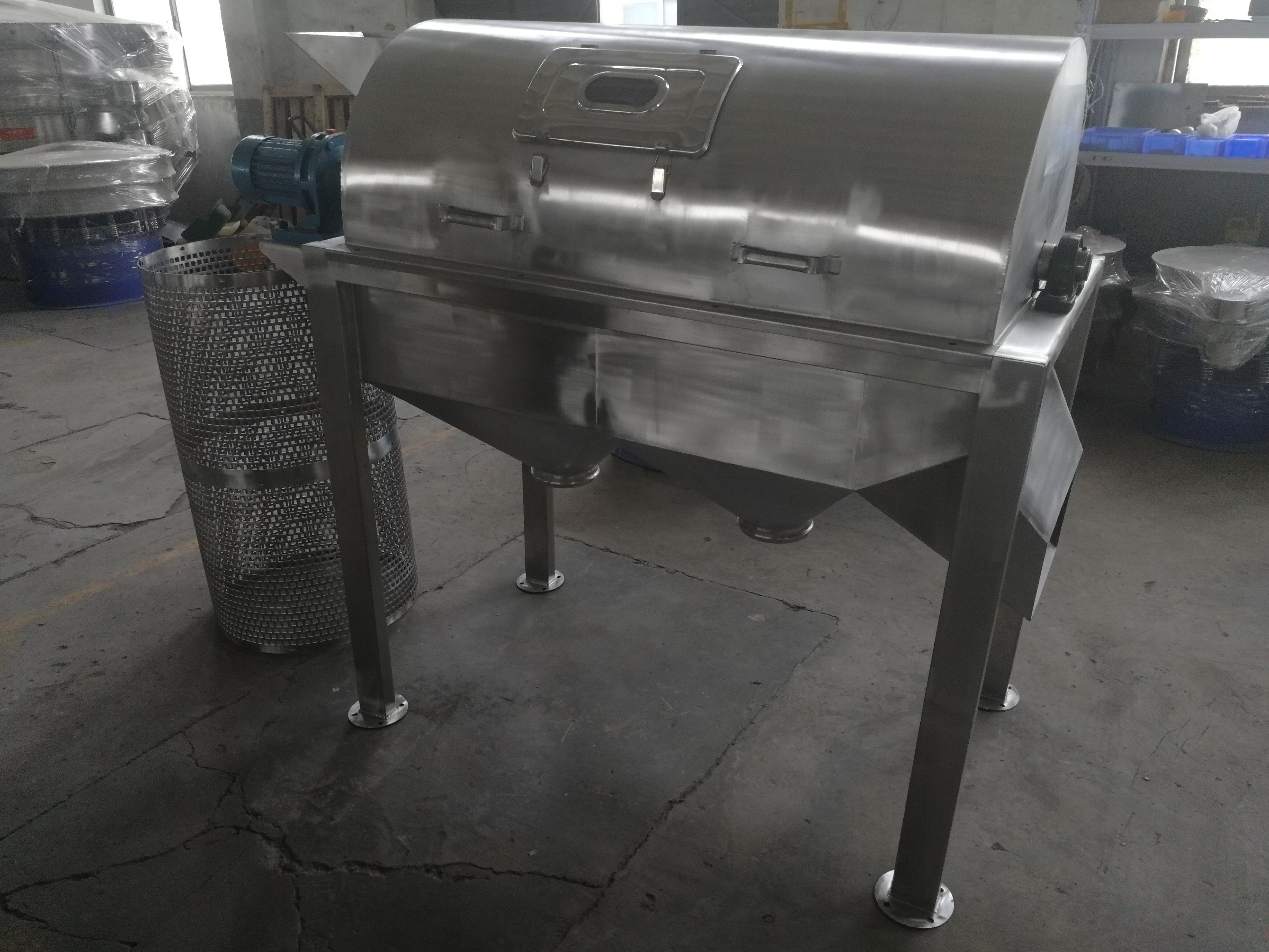 無軸滾動篩在安裝前應(yīng)該注意哪些(無軸<a href='http://m.lssxw.com' title='滾筒篩' target='_blank'>滾筒篩</a>)