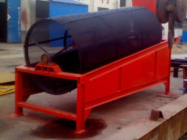 小型滾筒篩投料的時候要注意哪些問題？